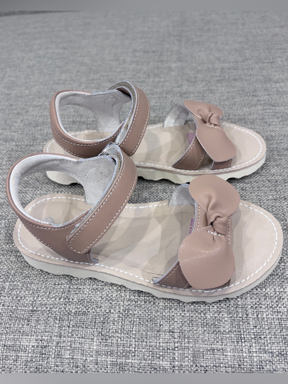 L'Amour Taupe Bow Strap Kids Sandals NWOT